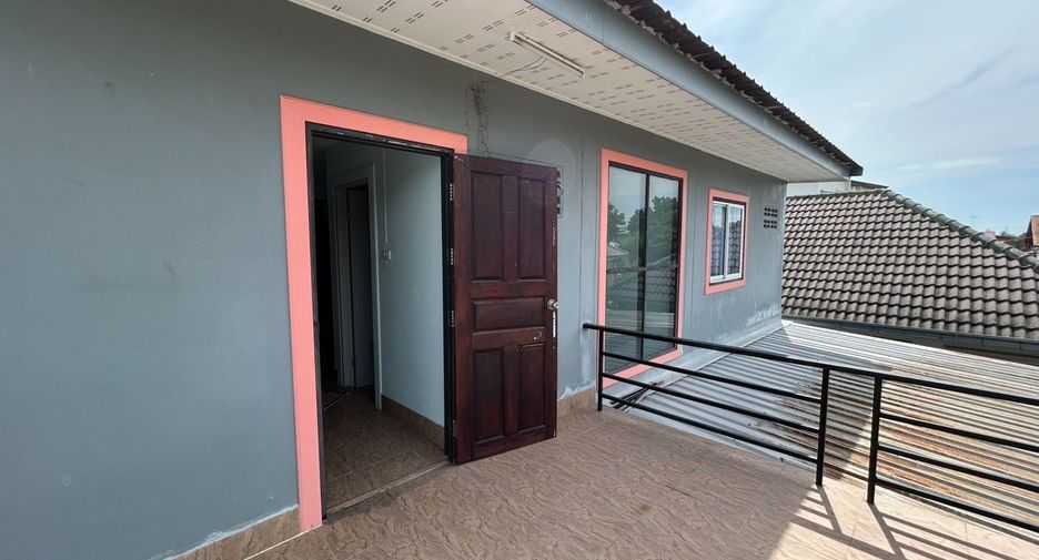 For sale 1 bed townhouse in Mueang Chon Buri, Chonburi