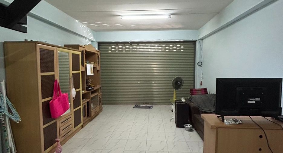For sale 1 bed townhouse in Mueang Chon Buri, Chonburi