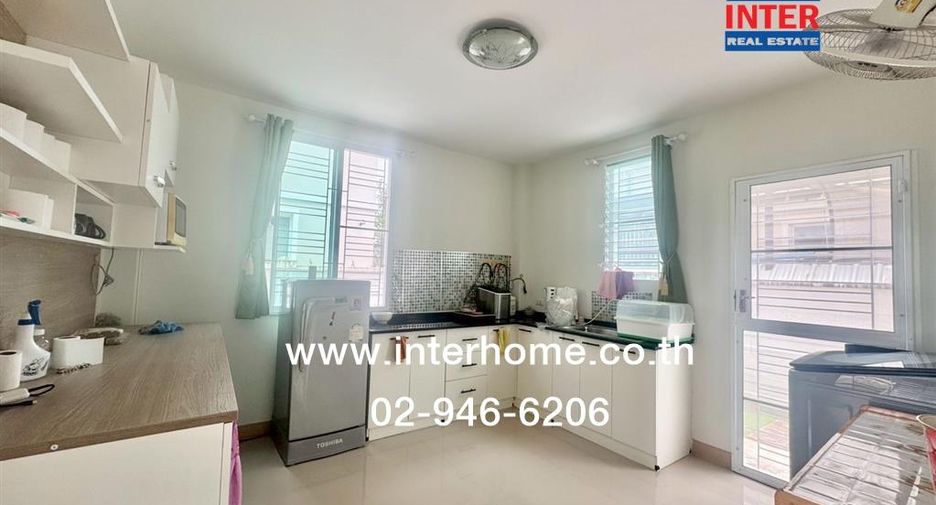 Haus zur Miete und zum Kauf mit 3 Zimmer in Phutthamonthon, Nakhon Pathom