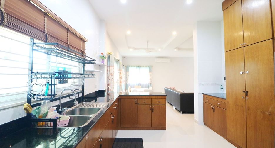 For sale 3 bedrooms house in Mueang Udon Thani, Udon Thani