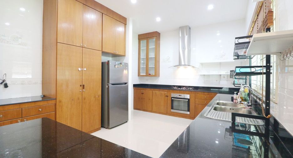 For sale 3 bedrooms house in Mueang Udon Thani, Udon Thani