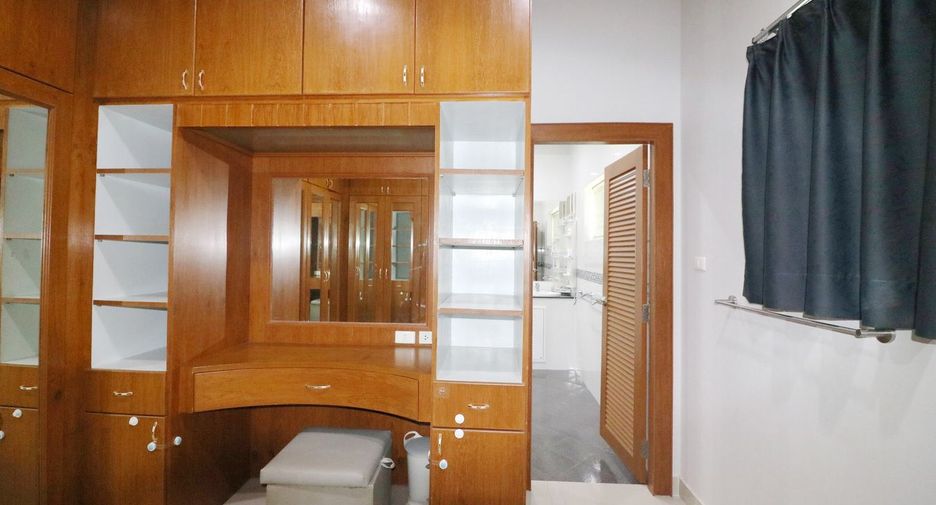 For sale 3 bedrooms house in Mueang Udon Thani, Udon Thani