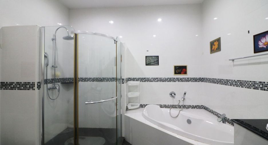 For sale 3 bedrooms house in Mueang Udon Thani, Udon Thani