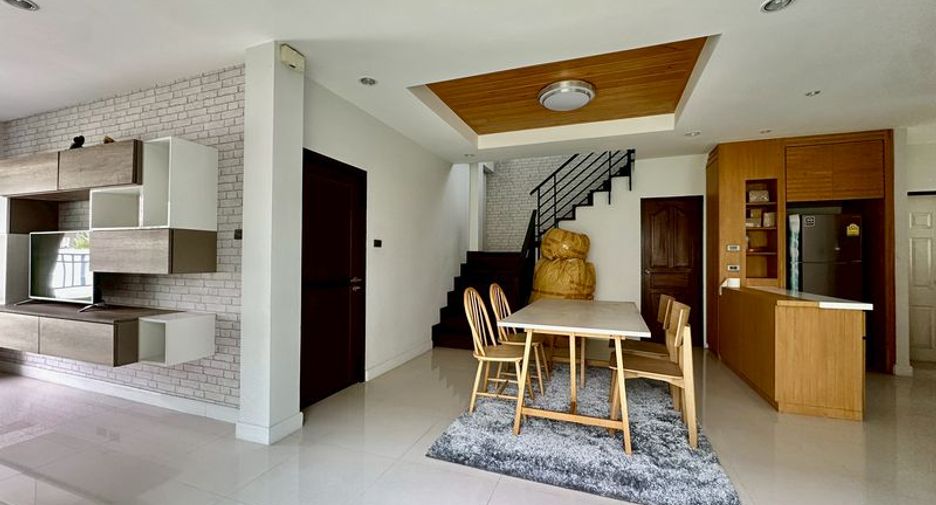 For sale 3 bedrooms house in Si Racha, Chonburi