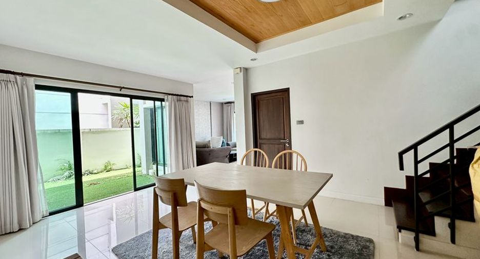 For sale 3 bedrooms house in Si Racha, Chonburi