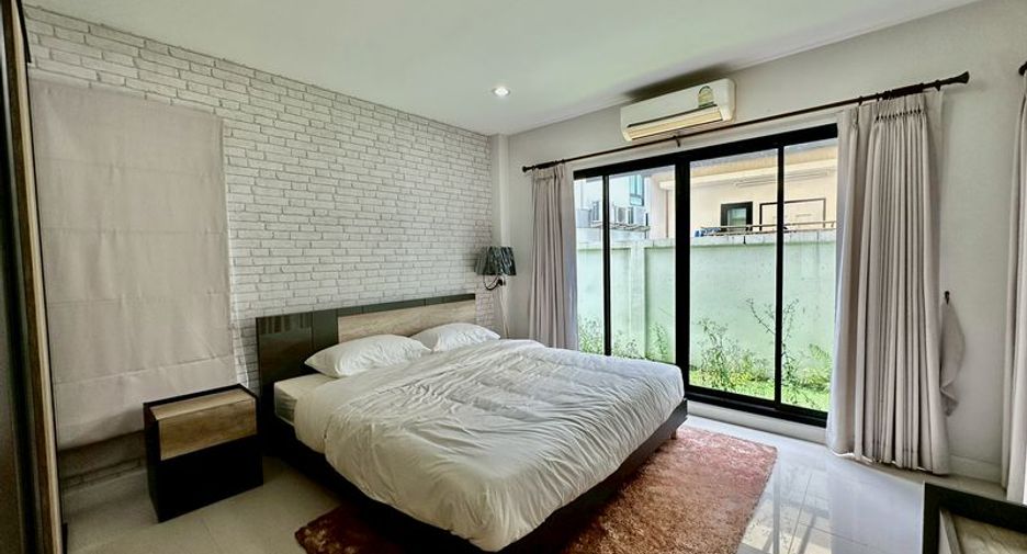 For sale 3 bedrooms house in Si Racha, Chonburi
