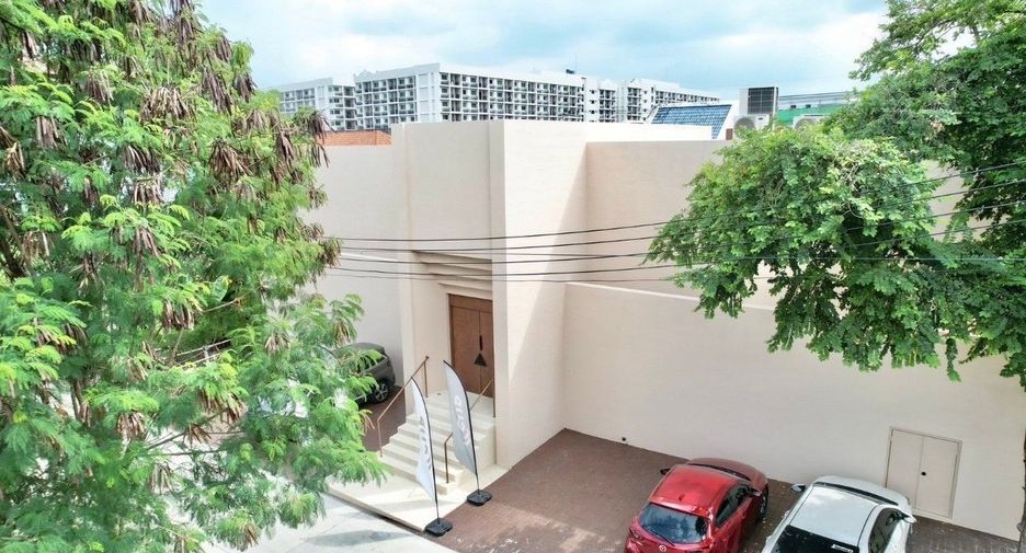 Villa zum Kauf mit 5 Zimmer in Bang Lamung, Chonburi
