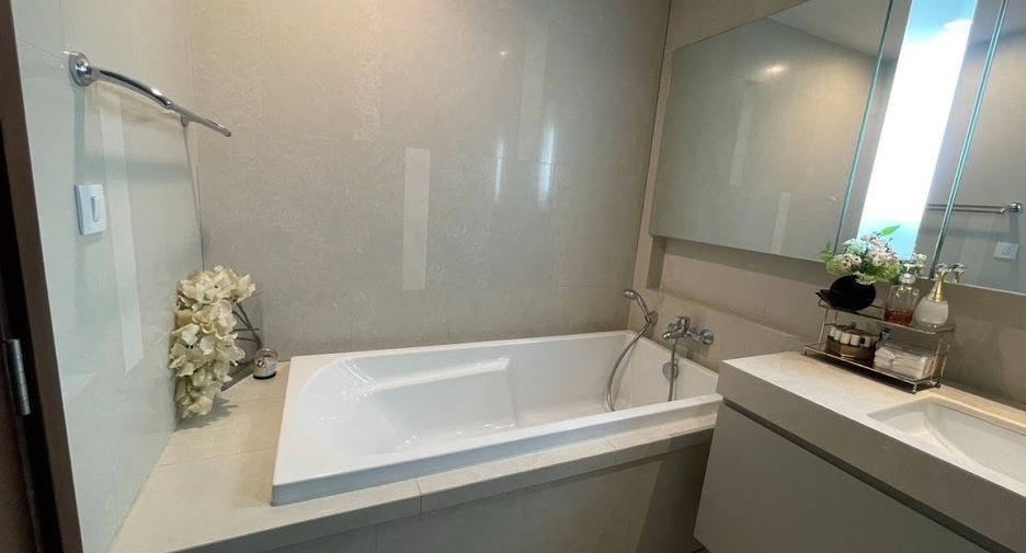 For sale 2 bedrooms condo in Watthana, Bangkok
