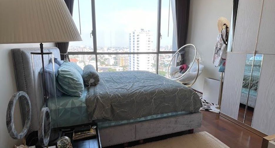 For sale 2 bedrooms condo in Watthana, Bangkok