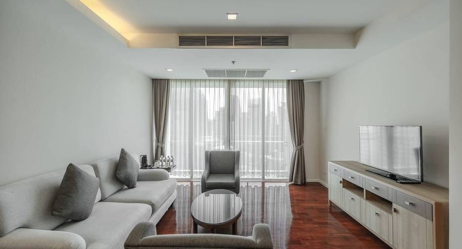 For rent 2 bedrooms condo in Khlong Toei, Bangkok
