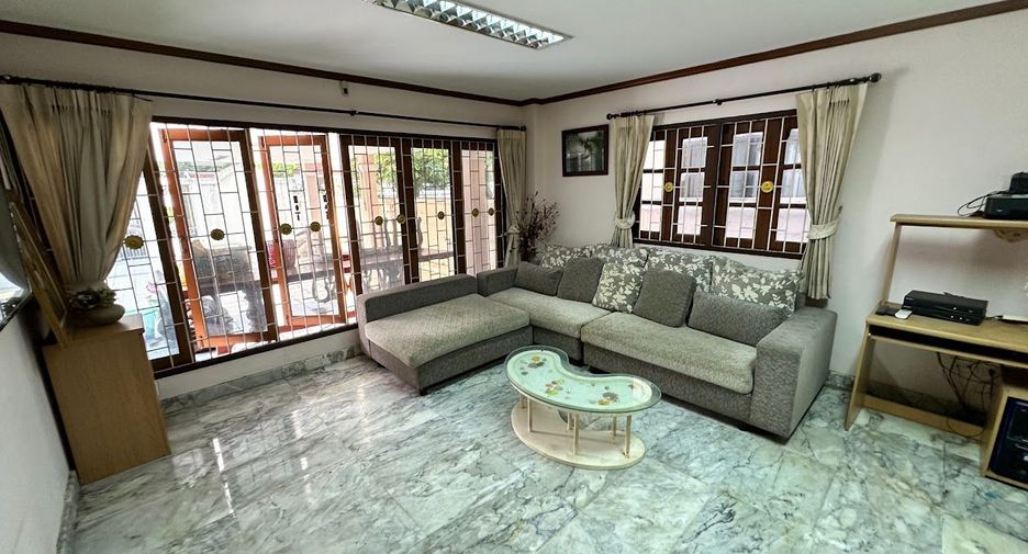 For rent and for sale 4 bedrooms house in Khan Na Yao, Bangkok