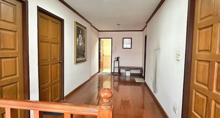 For rent and for sale 4 bedrooms house in Khan Na Yao, Bangkok