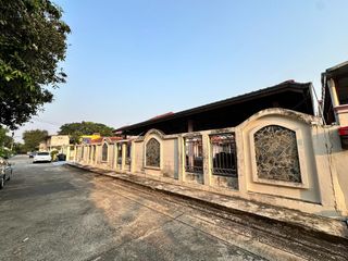 Haus zur Miete und zum Kauf mit 4 Zimmer in Khan Na Yao, Bangkok