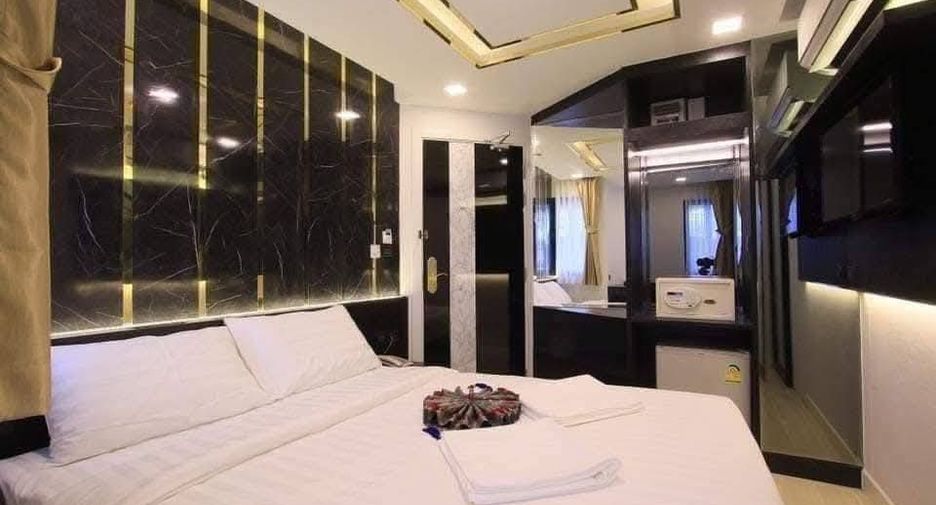 For sale 58 bedrooms hotel in Ratchathewi, Bangkok