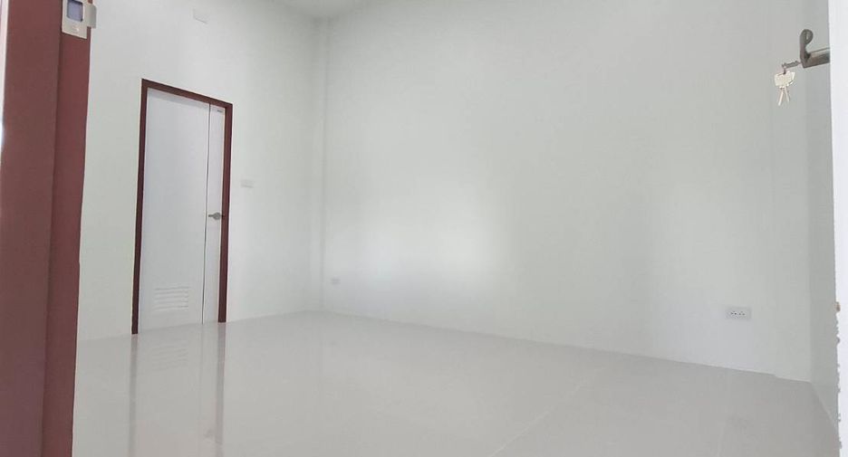 For sale 2 bedrooms townhouse in San Kamphaeng, Chiang Mai