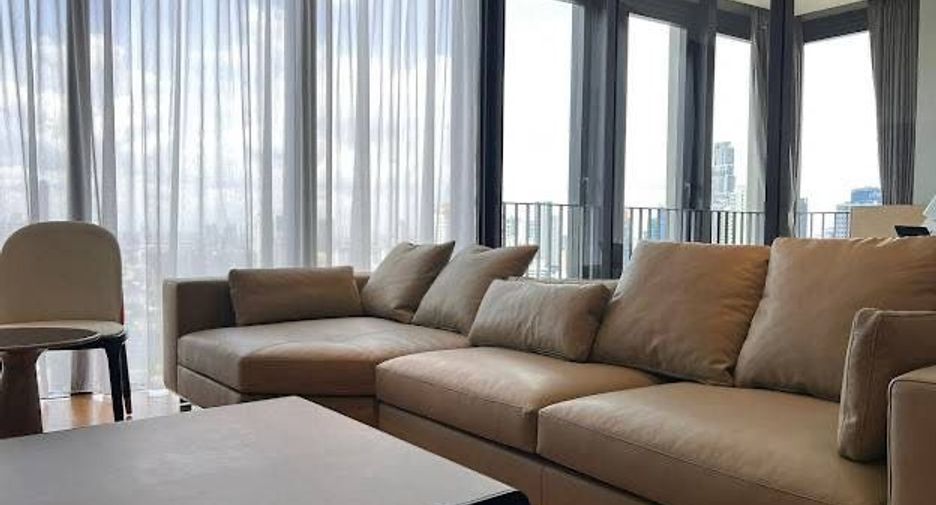 For rent 2 bedrooms condo in Khlong Toei, Bangkok