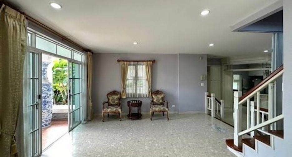 Haus zur Miete mit 4 Zimmer in Prawet, Bangkok