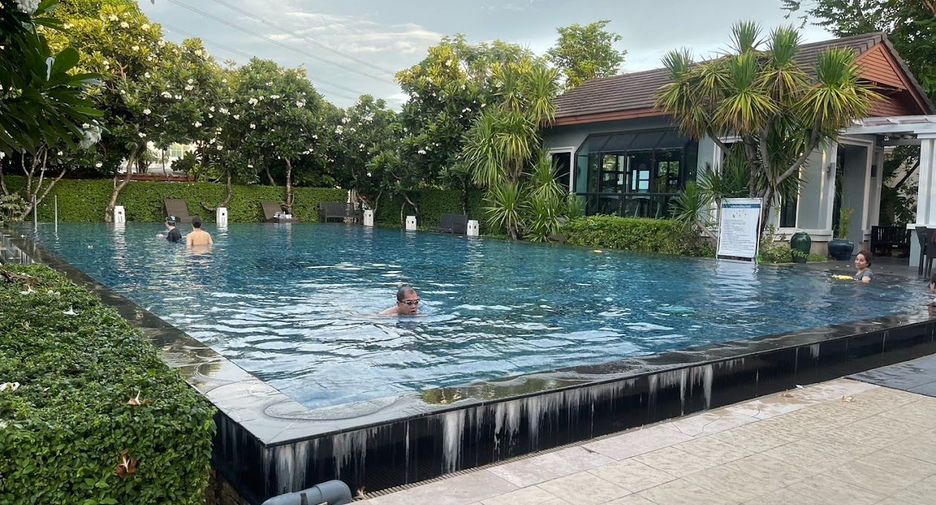 Haus zur Miete mit 4 Zimmer in Prawet, Bangkok