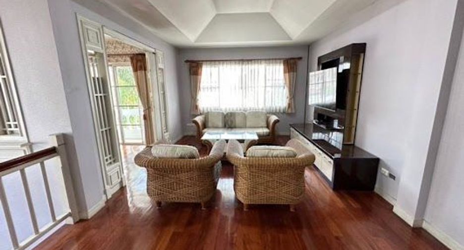 Haus zur Miete mit 4 Zimmer in Prawet, Bangkok