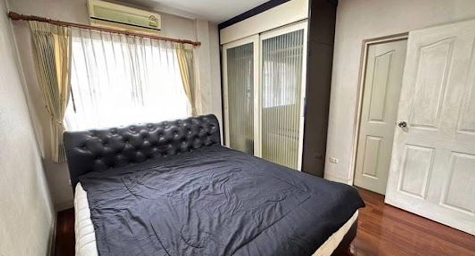 Haus zur Miete mit 4 Zimmer in Prawet, Bangkok