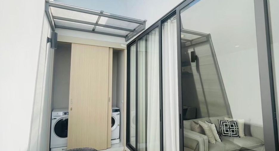 For rent 3 bedrooms condo in Watthana, Bangkok