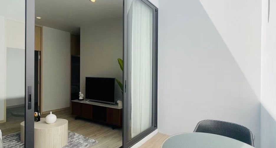 For rent 3 bedrooms condo in Watthana, Bangkok