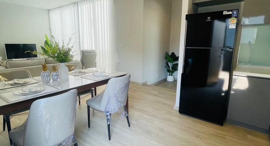 For rent 3 bedrooms condo in Watthana, Bangkok