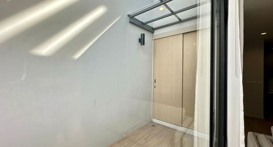 For rent 3 bedrooms condo in Watthana, Bangkok