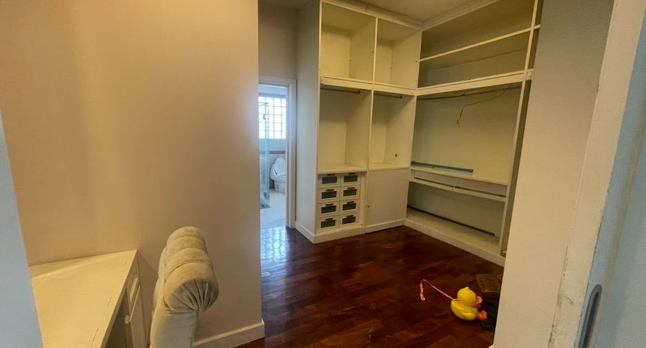 Casa en venta de 5 habitaciones en Khan Na Yao, Bangkok