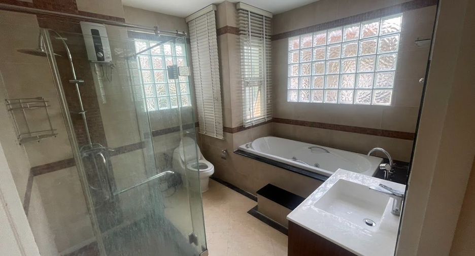 Casa en venta de 5 habitaciones en Khan Na Yao, Bangkok