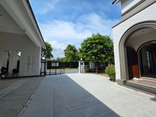 For rent 4 Beds villa in Mueang Samut Prakan, Samut Prakan