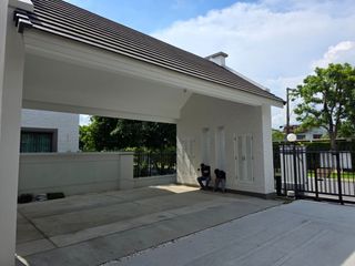 For rent 4 Beds villa in Mueang Samut Prakan, Samut Prakan