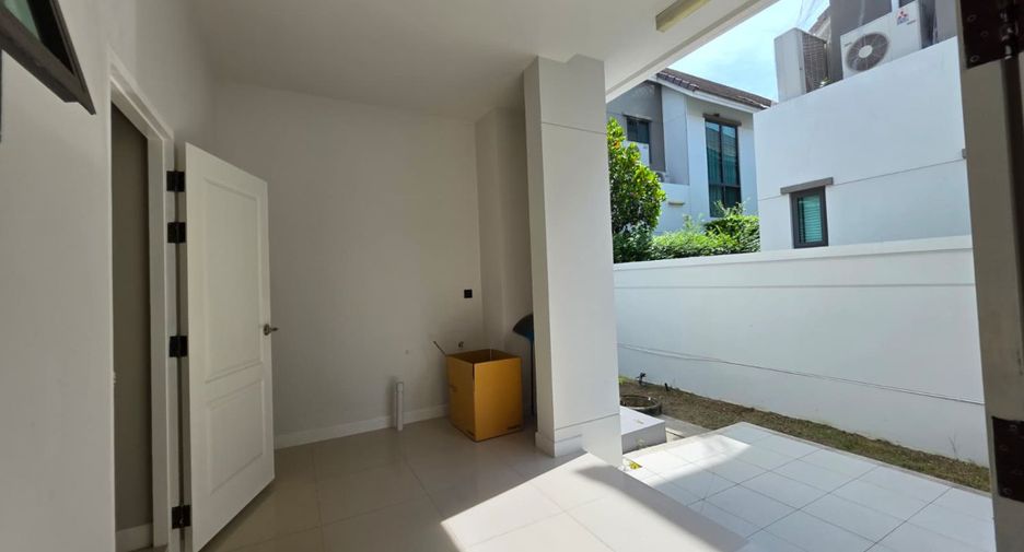Villa en alquiler de 4 habitaciones en Mueang Samut Prakan, Samut Prakan