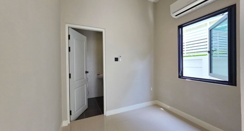 Villa en alquiler de 4 habitaciones en Mueang Samut Prakan, Samut Prakan