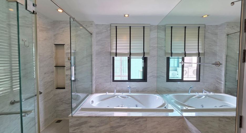 Villa en alquiler de 4 habitaciones en Mueang Samut Prakan, Samut Prakan