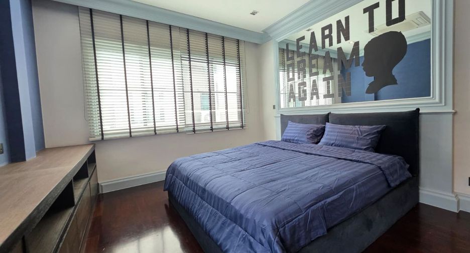 Villa en alquiler de 4 habitaciones en Mueang Samut Prakan, Samut Prakan