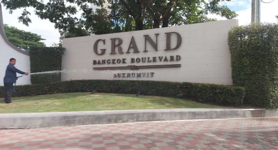 Villa en alquiler de 4 habitaciones en Mueang Samut Prakan, Samut Prakan