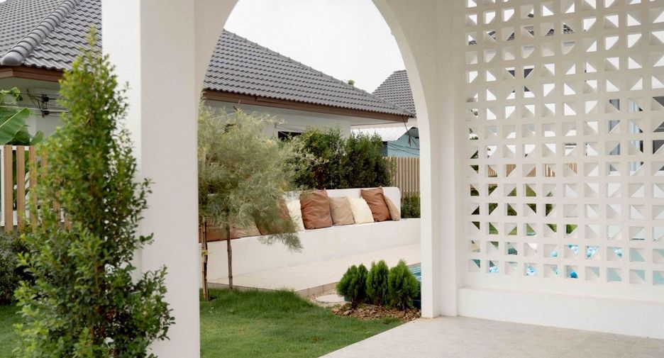 For rent and for sale 4 bedrooms villa in Saraphi, Chiang Mai