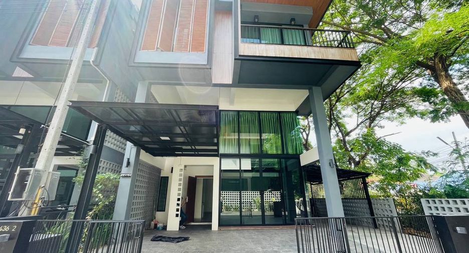 For rent and for sale 2 bedrooms townhouse in Mueang Chiang Mai, Chiang Mai