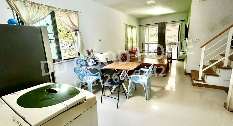 For sale 3 bedrooms townhouse in Ban Pho, Chachoengsao