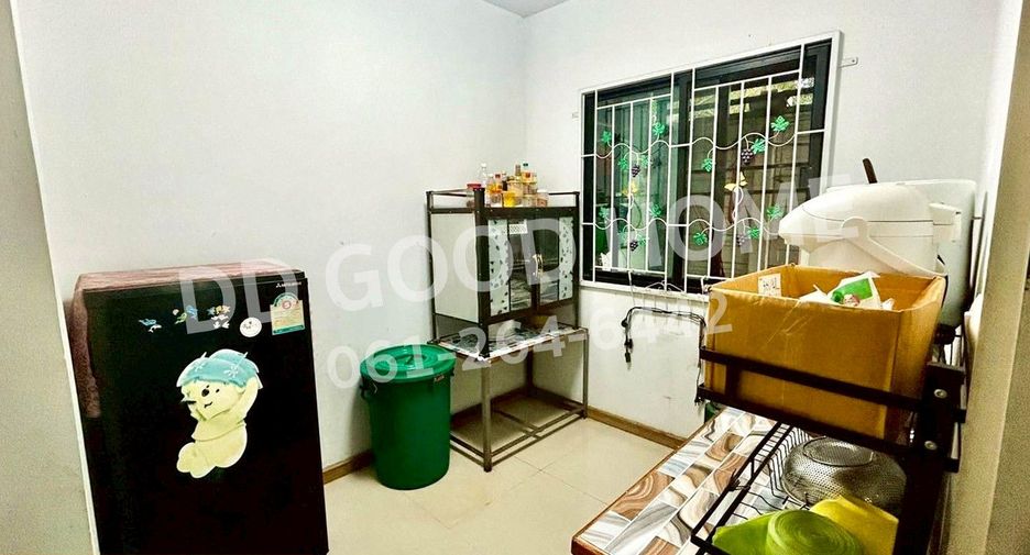 For sale 3 bedrooms townhouse in Ban Pho, Chachoengsao
