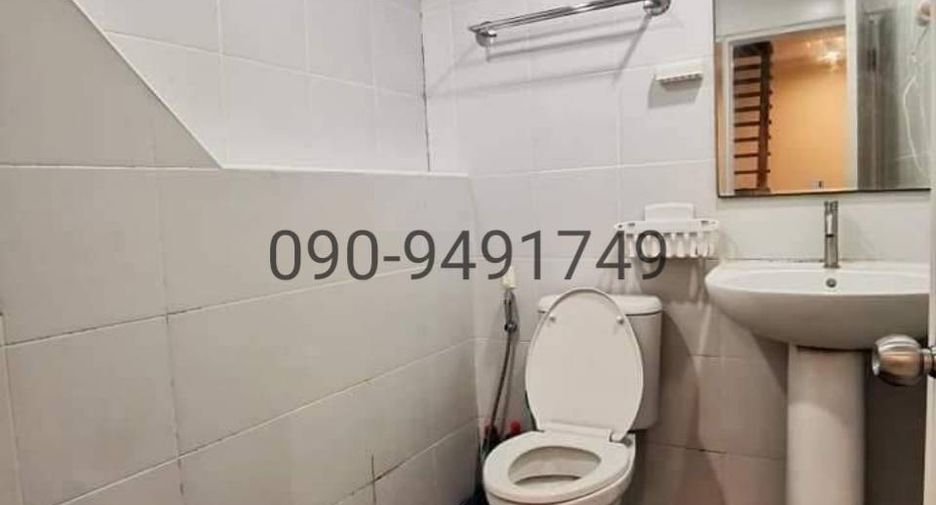 For rent 3 bedrooms townhouse in Chatuchak, Bangkok