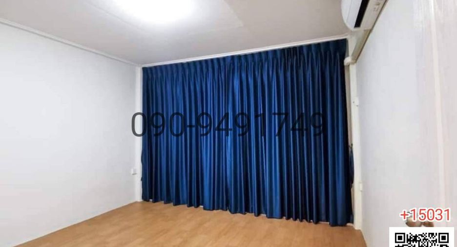 For rent 3 bedrooms townhouse in Chatuchak, Bangkok