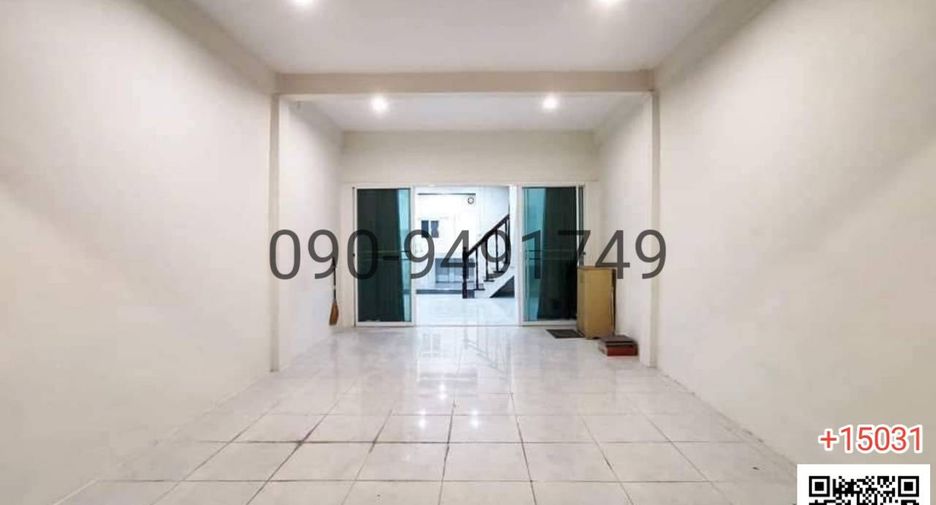 For rent 3 bedrooms townhouse in Chatuchak, Bangkok