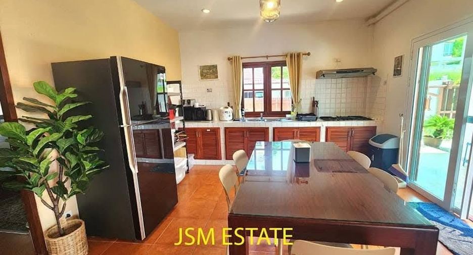 For rent 4 bedrooms house in Hua Hin, Prachuap Khiri Khan