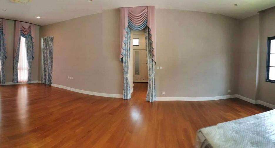 For sale 4 bedrooms house in Suan Luang, Bangkok