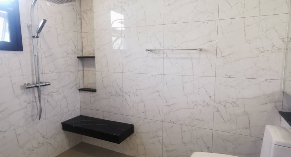 For sale 4 bedrooms house in Suan Luang, Bangkok