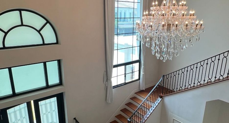 For sale 4 bedrooms house in Suan Luang, Bangkok