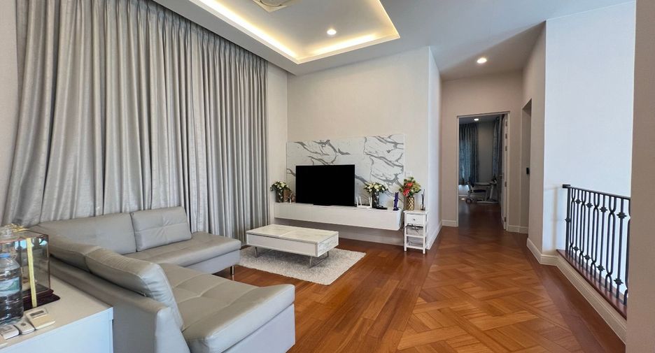 For sale 4 bedrooms house in Suan Luang, Bangkok