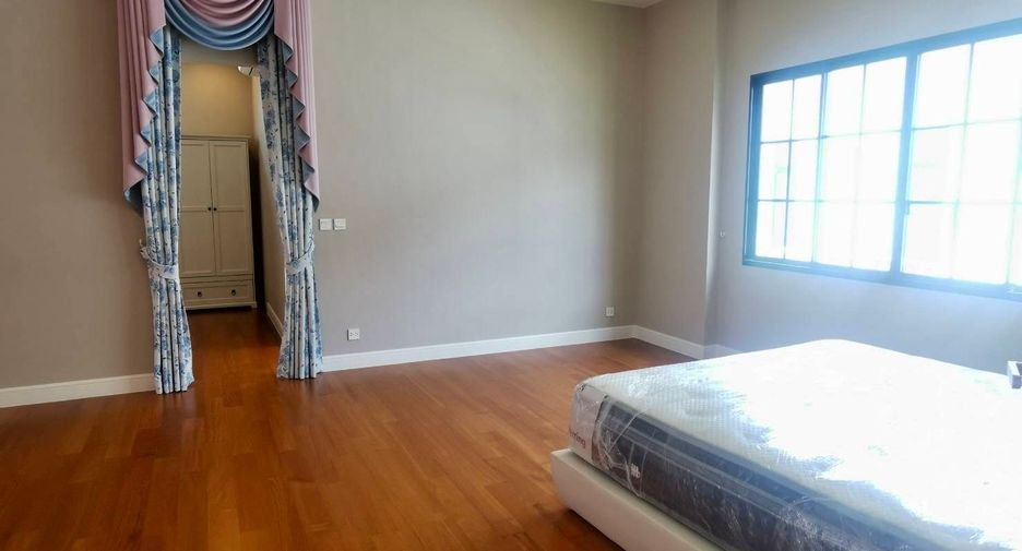 For sale 4 bedrooms house in Suan Luang, Bangkok